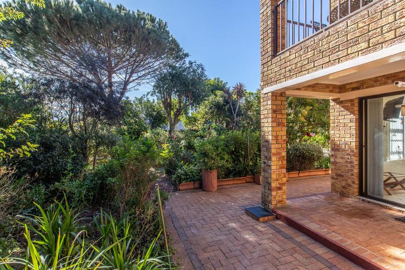 4 Bedroom Property for Sale in Bergvliet Western Cape